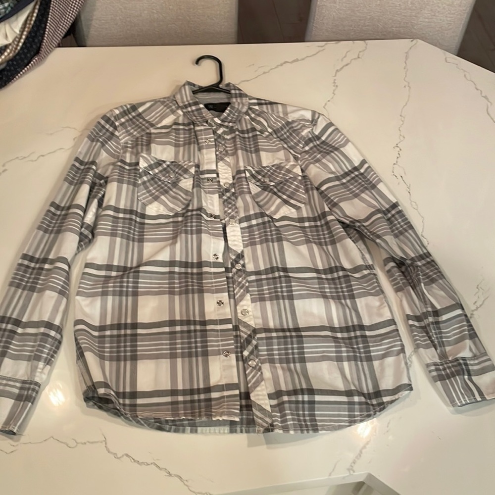 International concepts small casual button down.  Gray and white.